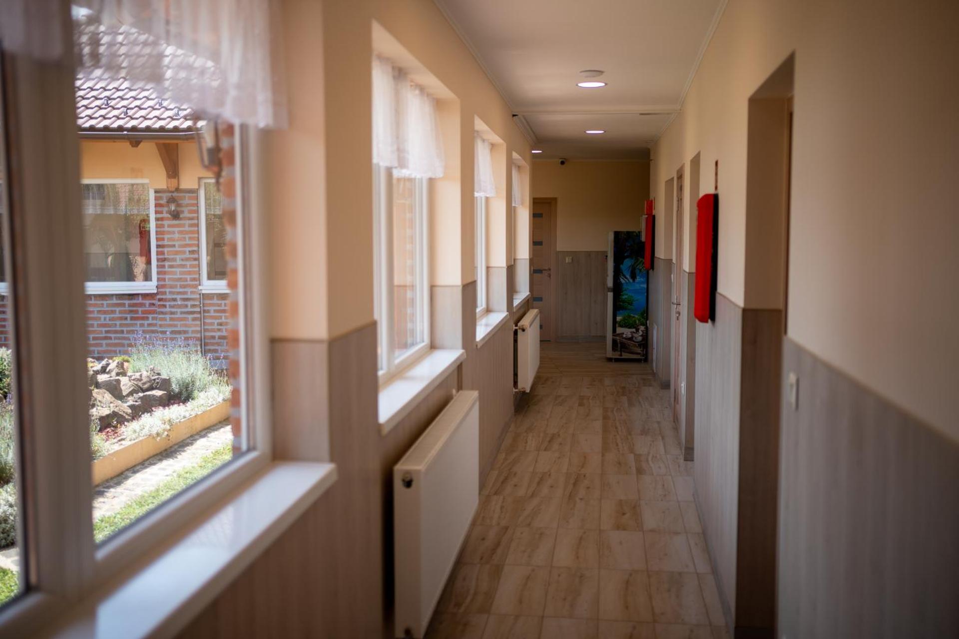 Holiday Apartmanhaz Gyula Ngoại thất bức ảnh