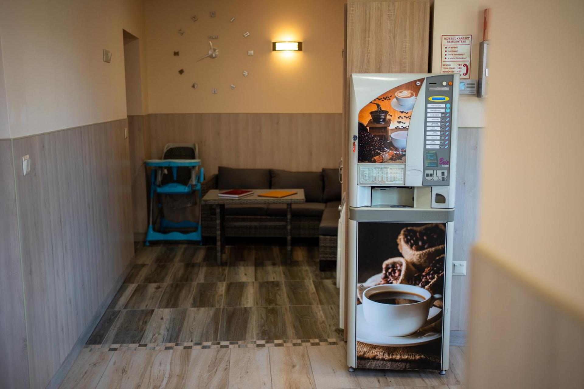 Holiday Apartmanhaz Gyula Ngoại thất bức ảnh