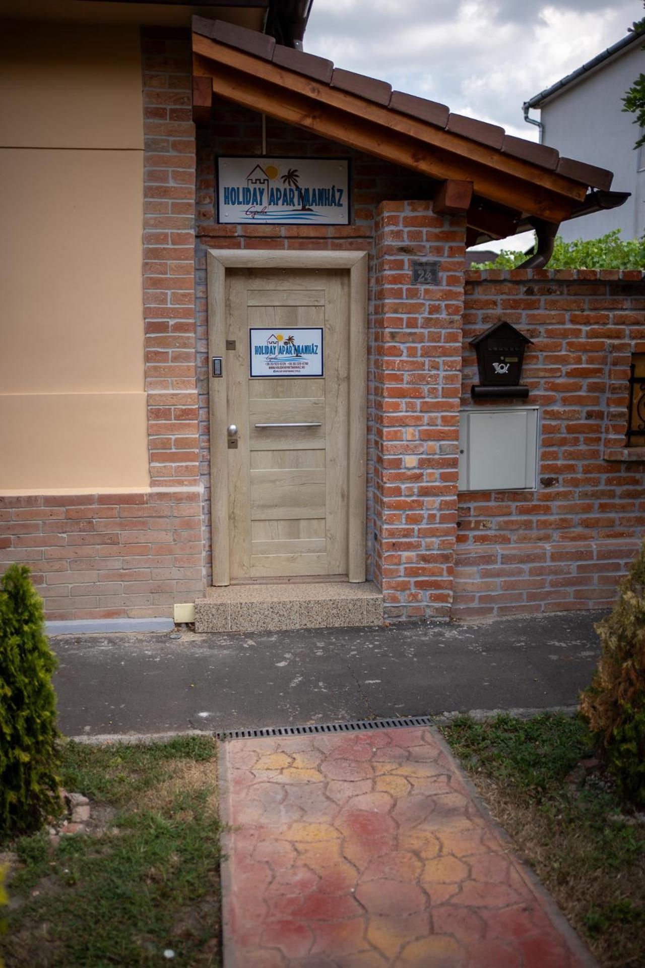 Holiday Apartmanhaz Gyula Ngoại thất bức ảnh